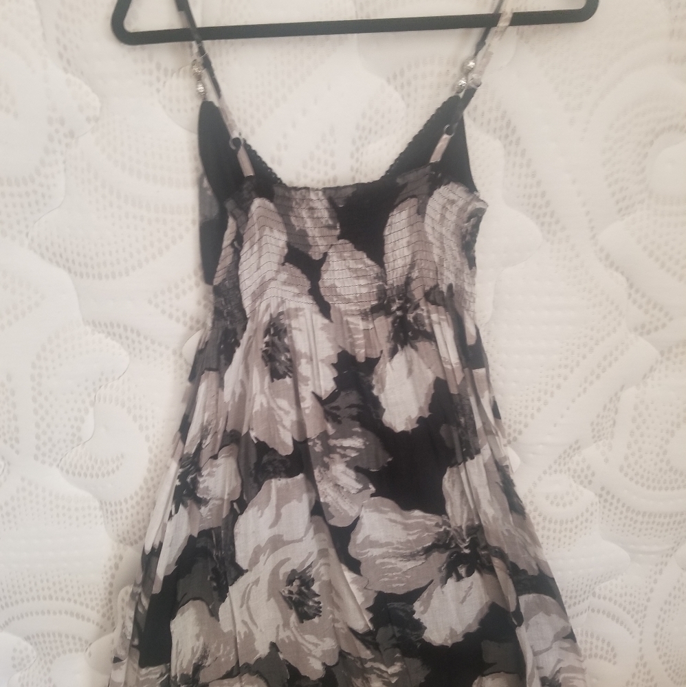 Cute lined floral summer dress - Picture 2 of 6